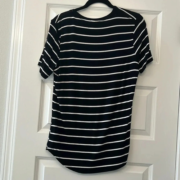 Old navy stripped luxe top - Picture 4 of 5